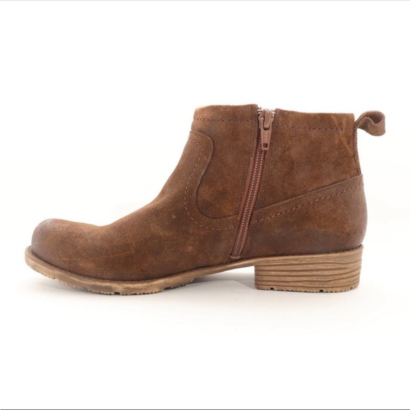 Tara M. Hope suede brown ankle boots - Picture 2 of 12